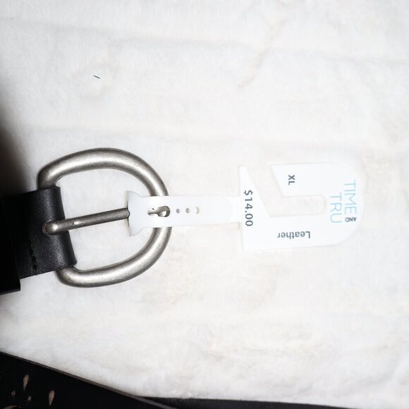 Women's Time and Tru Black 100% Leather Perforated Belt w/ Nickel Colored Buckle - Picture 5 of 8